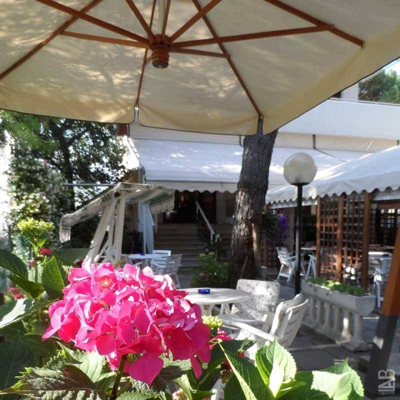 Hotel Selene Milano Marittima Exterior foto